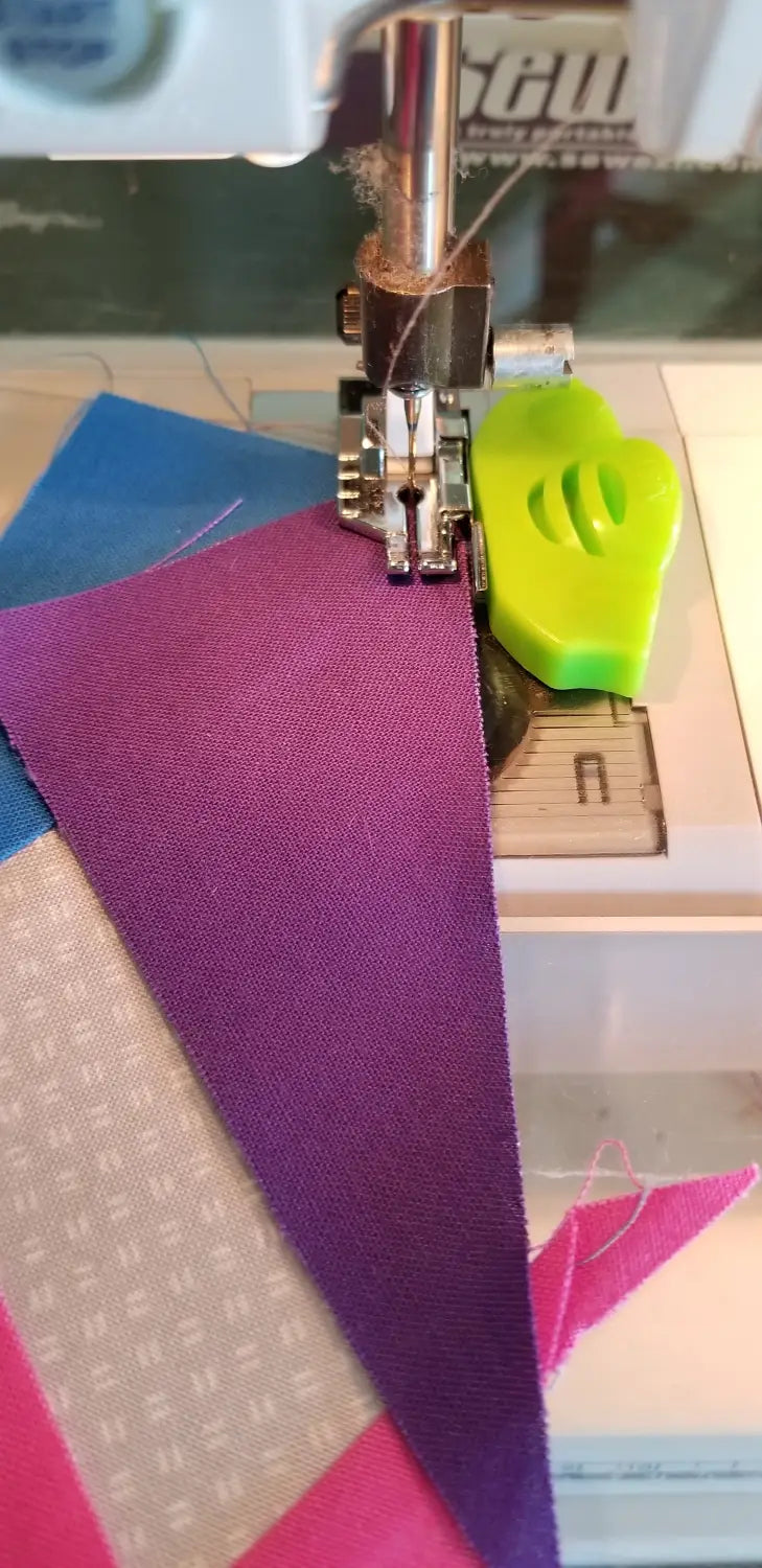 1/4" presser foot with magnetic seam guide