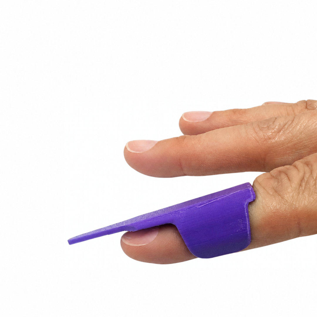 Finger Stiletto for sewing and quilting with adjustable fit
