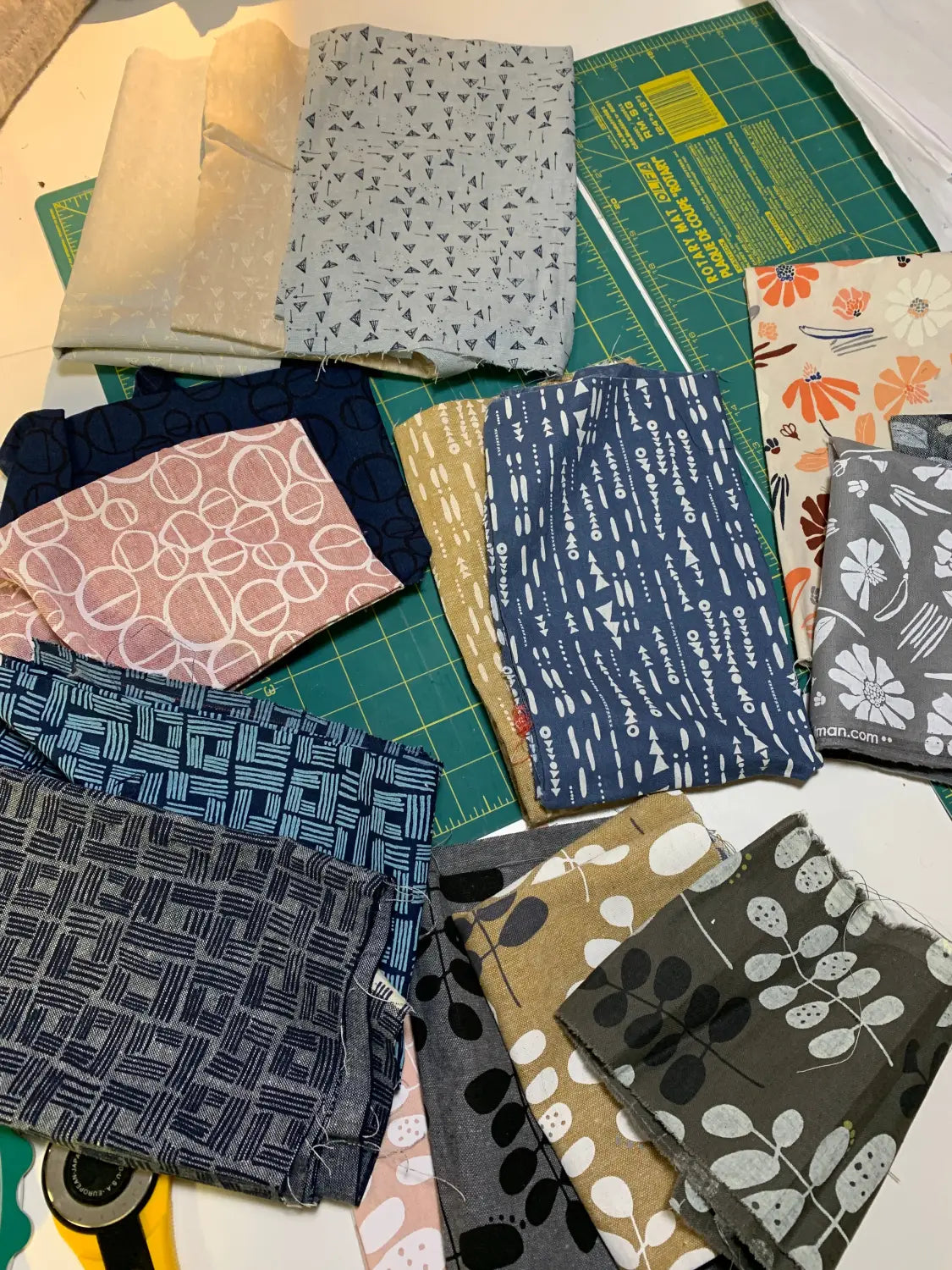 Quick and Easy Sewing Project: Catch-all Fabric Trays