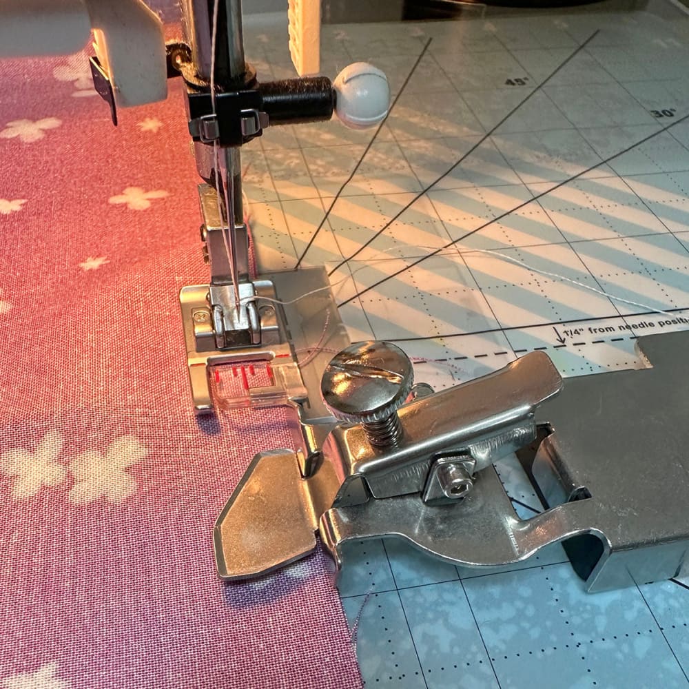 Magnetic Seam Guide with Clip - Seam Guide