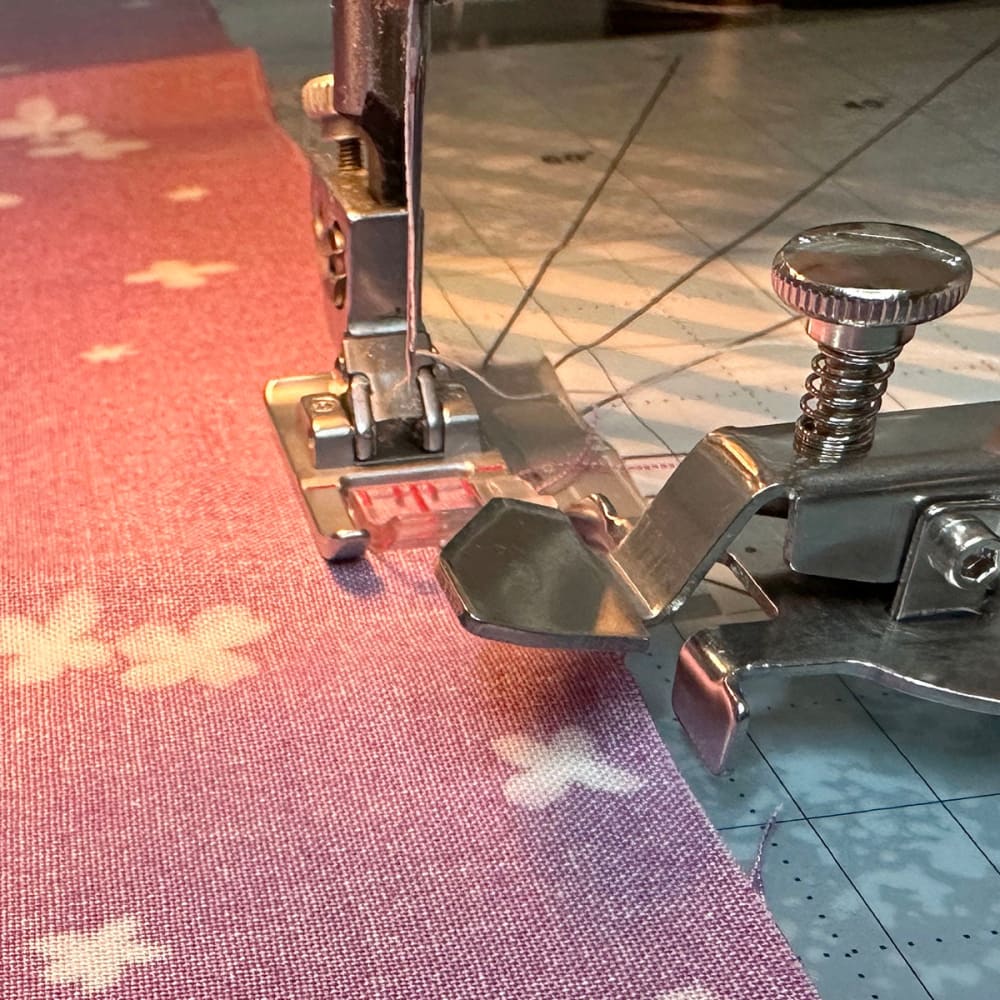 Magnetic Seam Guide with Clip - Seam Guide
